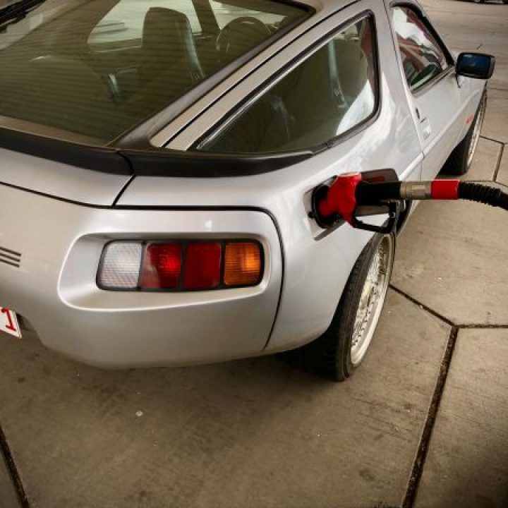 Jürgen’s Porsche 928 S2