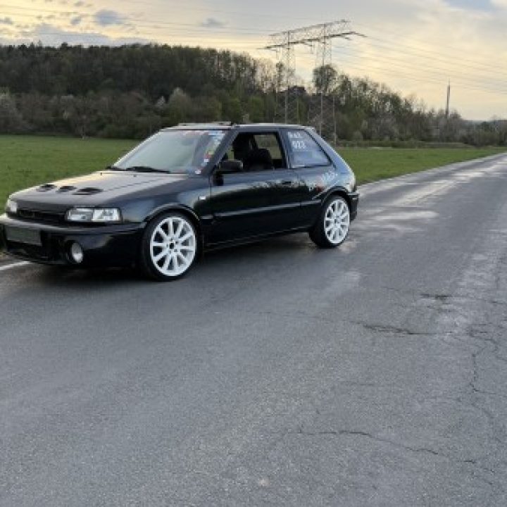 Eddy’s Mazda 323 GTR