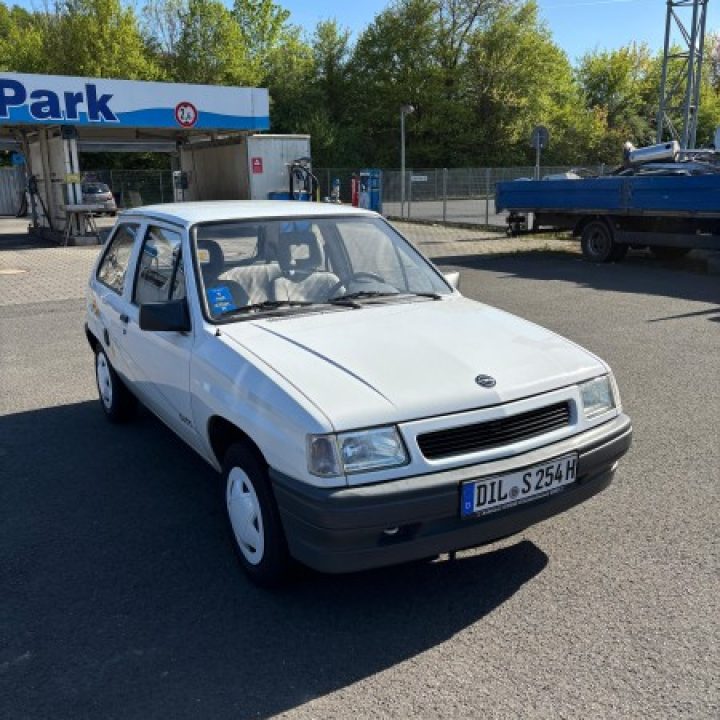 Susan’s Opel Corsa A