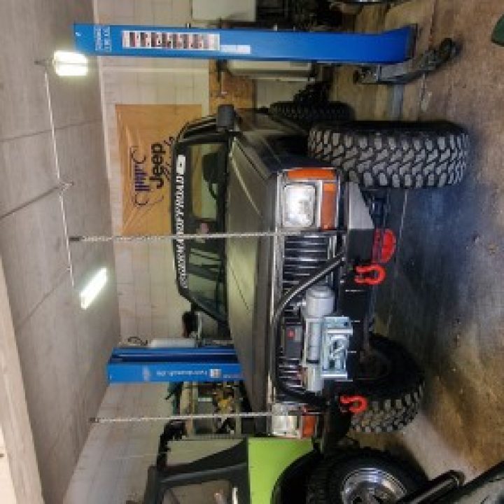 Dustin’s Jeep Cherokee XJ