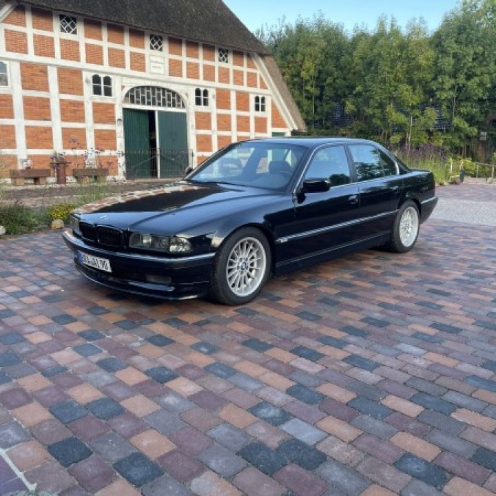 Andy’s BMW 728